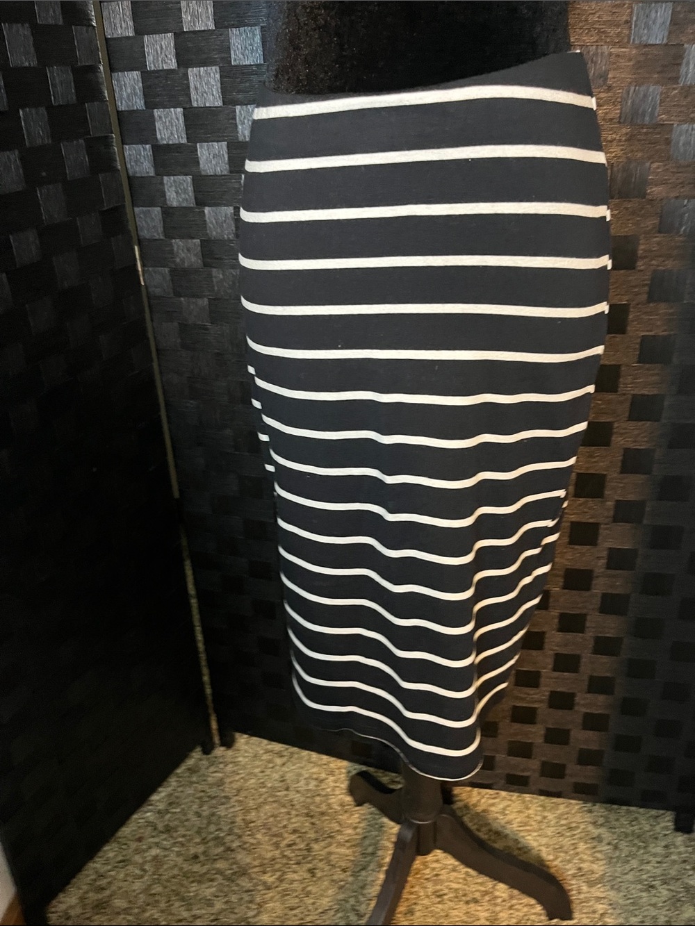 Classic Black and White Striped Pencil Skirt